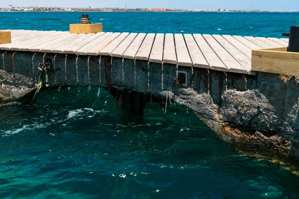 Hermosa Vista Hormigón Puente Madera Mar — Foto de Stock