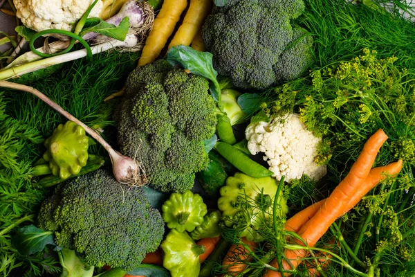 Frisches Gemuse Karotten Grune Erbsen Blumenkohl Brokkoli