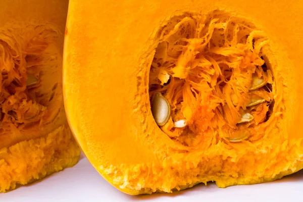 Japanischer Kürbis Scheiben Geschnitten Auf Weißem Hintergrund Butternut Kürbis Mit — Stockfoto