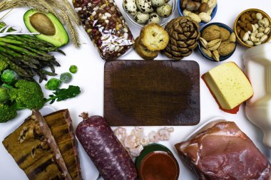 En iyi gıda Protein yüksek. Sağlıklı beslenme ve diyet kavramı, metin, kopya alanı için ahşap tahta