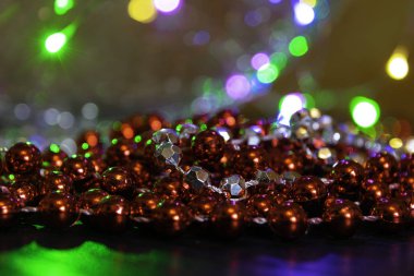 Kırmızı glitter vintage ışıklar arka plan. ufuk Noel ve yeni yıl kartı