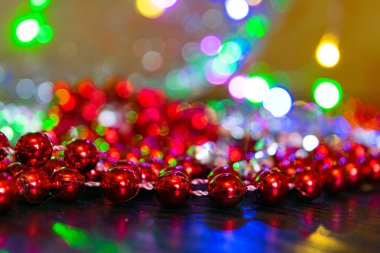 Kırmızı glitter vintage ışıklar arka plan. ufuk Noel ve yeni yıl kartı