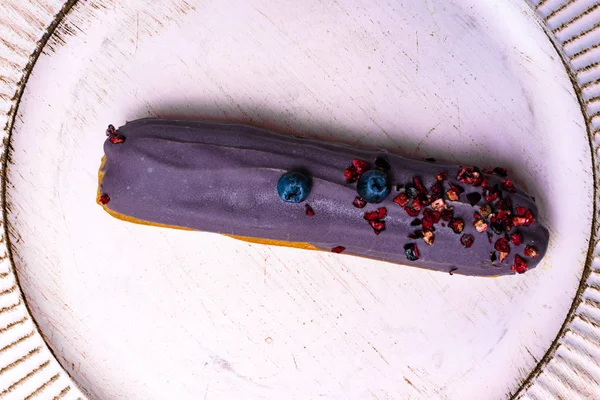 Lezzetli pasta beyaz arka planda, üstten görünüm