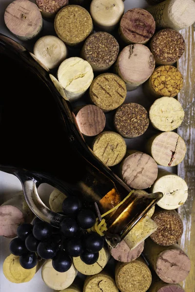 Balsamico Essig Einem Glas Mit Frischen Trauben Auf Weinkorken Resveratrol — Stockfoto