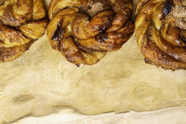 Taze tatlı ev yapımı tarçın rulo kopya alanı ile