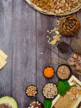 Sağlıklı sebze, tohumu, lengumes, fındık süt ürünleri özel vitaminler içeren grupları. Çinko. Mineraller, kopya alanı