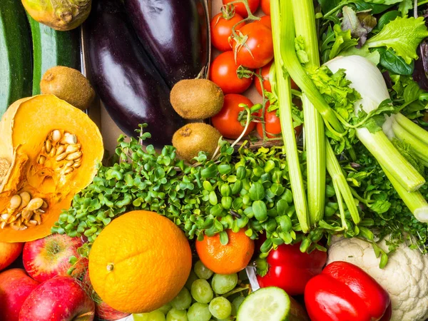 Çiğ sebze ve meyve arka plan. Sağlıklı organik gıda kavramı