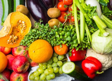 Renkli meyve ve sebze arka plan, taze vitamini zengin yemek çeşitleri