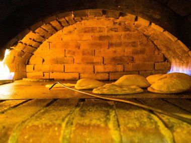tipik tuğla pide ekmek, bir fırın fırında Lübnan ekmeği