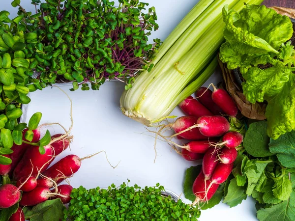 Composición con una variedad de verduras orgánicas crudas — Foto de Stock