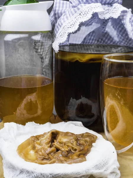 Homemade fermented raw kombucha tea. Healthy natural probiotic flavored drink. — Stock Photo, Image