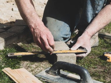 Builder ölçüm döşeme fayans yukarıdan yakın çekim görünümü