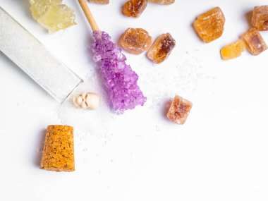 Beyaz arka planda kafatası şekli ile ölüm sembolü, konsept şeker diyabet yol açar. Diabetes mellitus katili, Dünya Diyabet Günü 14 Kasım