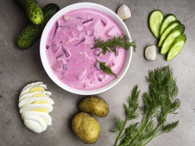 Beton arka planda Velvety Pancar çorbası