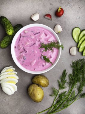 Beton arka planda Velvety Pancar çorbası