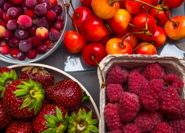 Karışık yaz berry arka plan yakın çekim