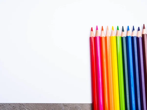 Lápices de colores, aislados en blanco —  Fotos de Stock