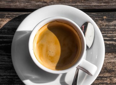 Ahşap Masada Lezzetli Türk Kahvesi