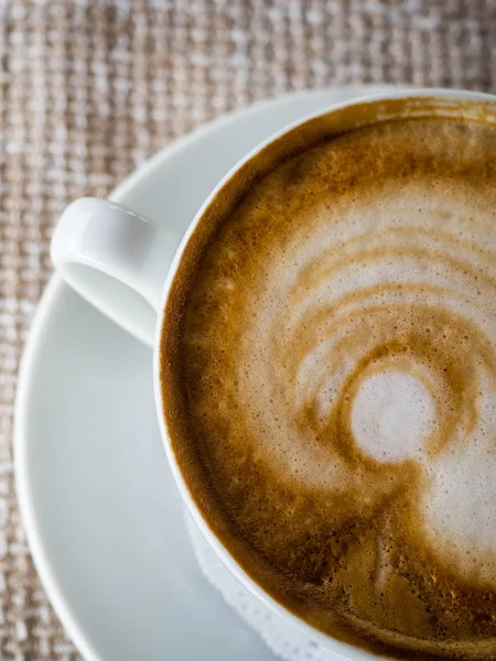 Close-up shot dari cangkir kopi barista — Stok Foto
