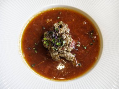 Borsch - pancar çorbası. Ukrayna ve Rus geleneksel sebze vejetaryen kırmızı çorbası