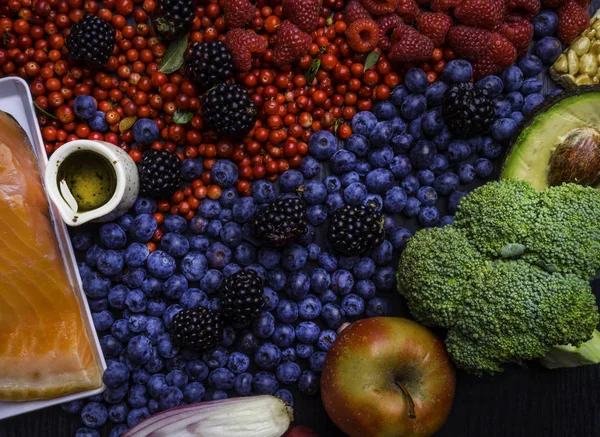 Kalbe, rustik ahşap arka plan iyi gıda seçimi — Stok fotoğraf