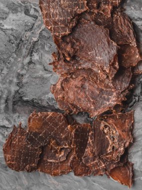 kurutulmuş mermer et parçaları yakın, baharat kurutulmuş dilimleri