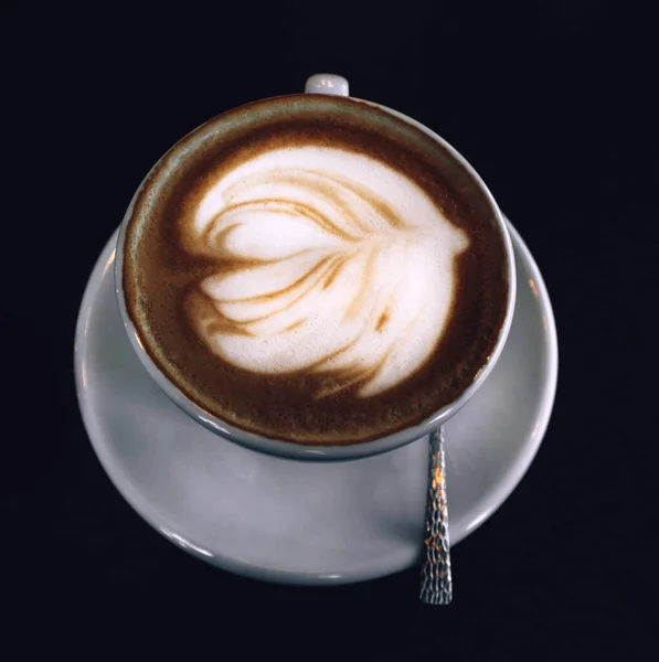 Taza Blanca Café Con Leche Caliente Capuchino Con Espuma Hermosa — Foto de Stock