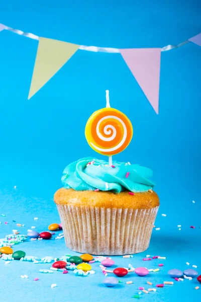 Geburtstag Oder Baby Boy Duschparty Leckere Cupcake Mit Kerze Urlaubskonzept — Stockfoto