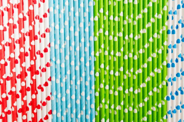 Renkli Ekolojik Plastik Ücretsiz Kağıt Kalpleri Ile Saman — Stok fotoğraf