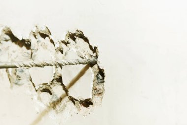 Elektrik yuva hangi perforator duvar kopya alanı ile yaptığı için delik görünümünü portre