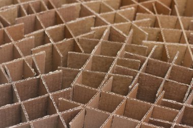 Şişeler için boş zanaat kağıt kutuları. 