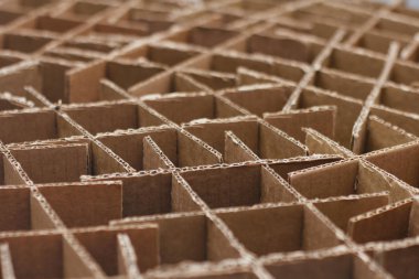 Şişeler için boş zanaat kağıt kutuları. 