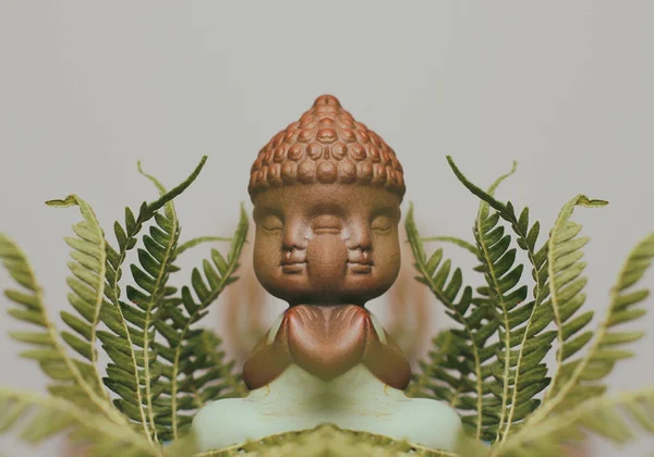 Dreiäugige Buddha Keramikstatue Teezeremonie Accessoire Symbol Für Ruhe Und Gelassenheit — Stockfoto