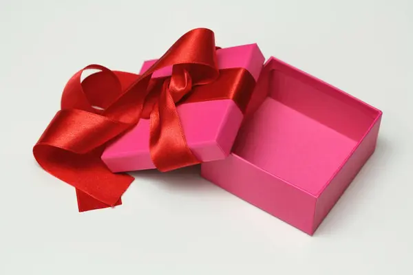 Gift Box Wrapped Craft Brown Paper Tie Pink Satin Ribbon — Stock Photo, Image