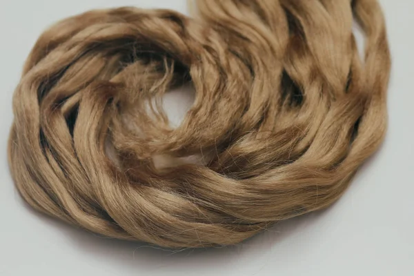 Light Brown Wavy Human Hair White Background Beauty Salon Hair — Stock Photo, Image