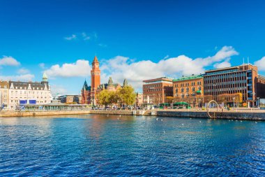 Helsingborg - Ekim 2018, İsveç: Harbour Helsingborg kentinde. Cityscape modern ve tarihi binaları ile. İsveçli liman kenti