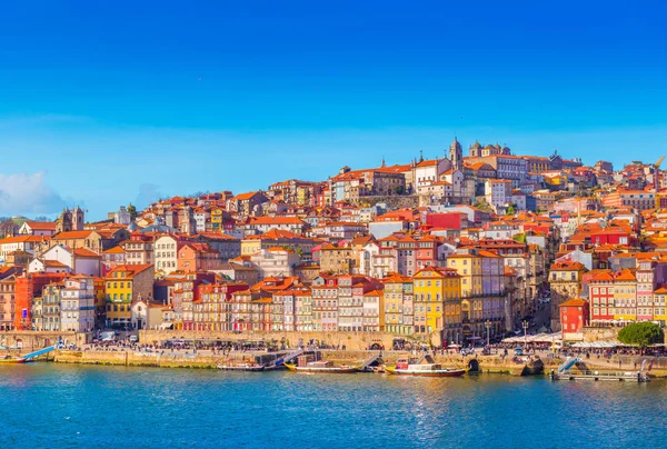 Cityscape of Porto, eski Avrupa kenti görünümü, Portekiz — Stok fotoğraf