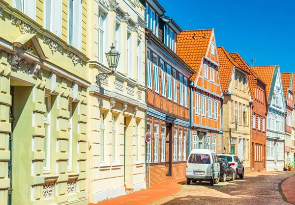 Vista de una calle típica alemana con la arquitectura tradicional. Stade, Alemania —  Fotos de Stock