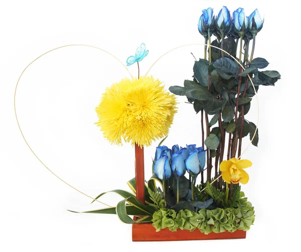 Floral Δώρο Διακανονισμός Γίνεται Μπλε Τριαντάφυλλα Μακροχρόνιους Μίσχους Και Κίτρινα — Φωτογραφία Αρχείου