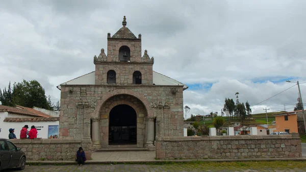 Colta Chimborazo Equateur Février 2019 Groupe Indigènes Assis Devant Église — Photo
