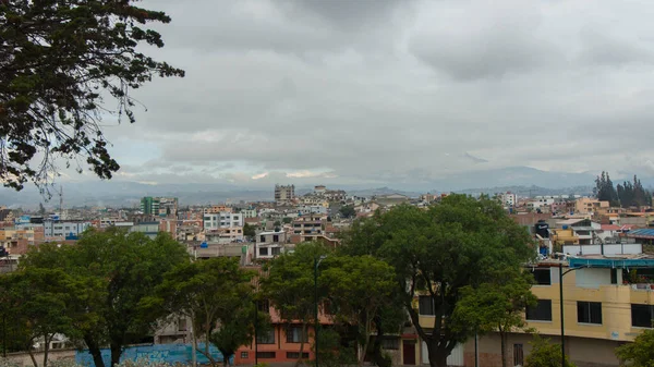 Bulutlu Bir Günde Chimborazo Eyaletinin Başkenti Riobamba Nın Panoramik Manzarası — Stok fotoğraf