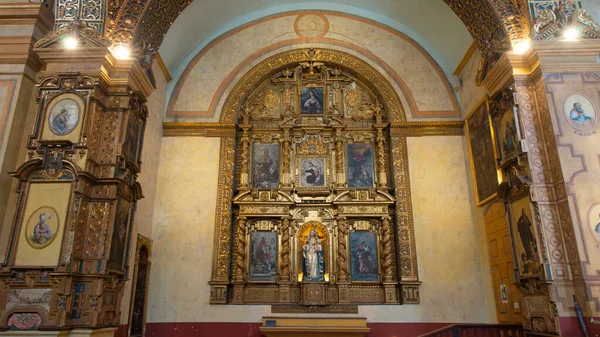 Quito Pichincha Ecuador November 2019 Framsidan Kyrkans Altare Och Klostret — Stockfoto