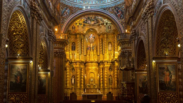 Quito Pichincha Ekwador Listopada 2019 Widok Przodu Ołtarza Głównego Kościoła — Zdjęcie stockowe