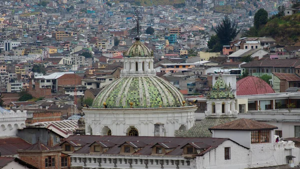 Quito Pichincha Ecuador Julio 2018 Vista Panorámica Las Cúpulas Iglesia — Foto de Stock