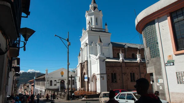 Quito Pichincha Équateur Août 2018 Les Gens Marchent Devant Église — Photo