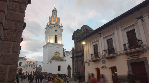 Quito Pichincha Ecuador September 2018 Menschen Gehen Bei Sonnenuntergang Der — Stockfoto