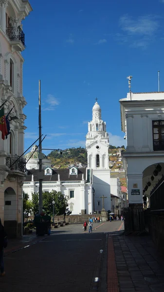 Quito Pichincha Equateur Septembre 2018 Des Gens Marchent Près Cathédrale — Photo