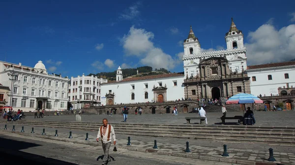 Quito Pichincha Ecuador September 2018 Menschen Gehen Einem Sonnigen Tag — Stockfoto