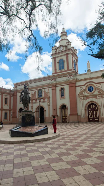 Inmaculada Concepcion Loja Loja Equador Março 2019 Mulher Caminhando Praça — Fotografia de Stock