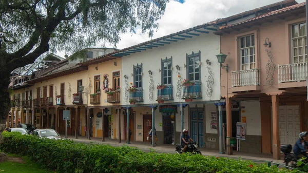 Inmaculada Concept Loja Loja エクアドル 2019年3月30日 街の歴史的中心部に古い家のある通りの眺め — ストック写真